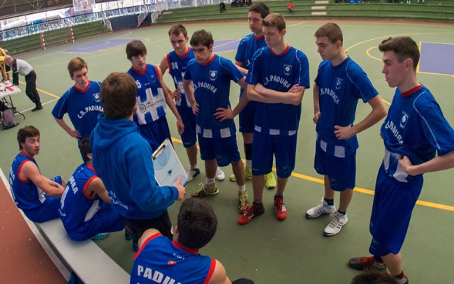 padura-jun-masc padura, junior masc, corro, grupo, piña