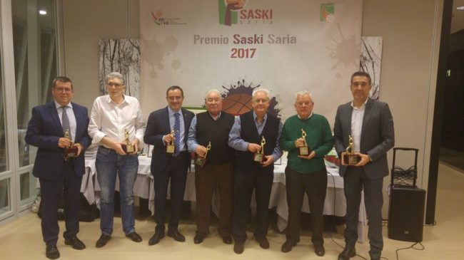 LOS ARBITROS GALARDONADOS_result