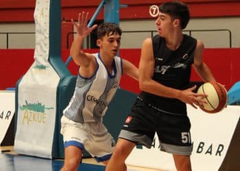 EUSKAL LIGAK: Asteburu bikaina sortu zuen Salesianos-ek