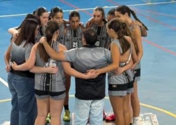 LIGAS VASCAS: Primera del curso para Salesianos en el duelo cadete de Sestao